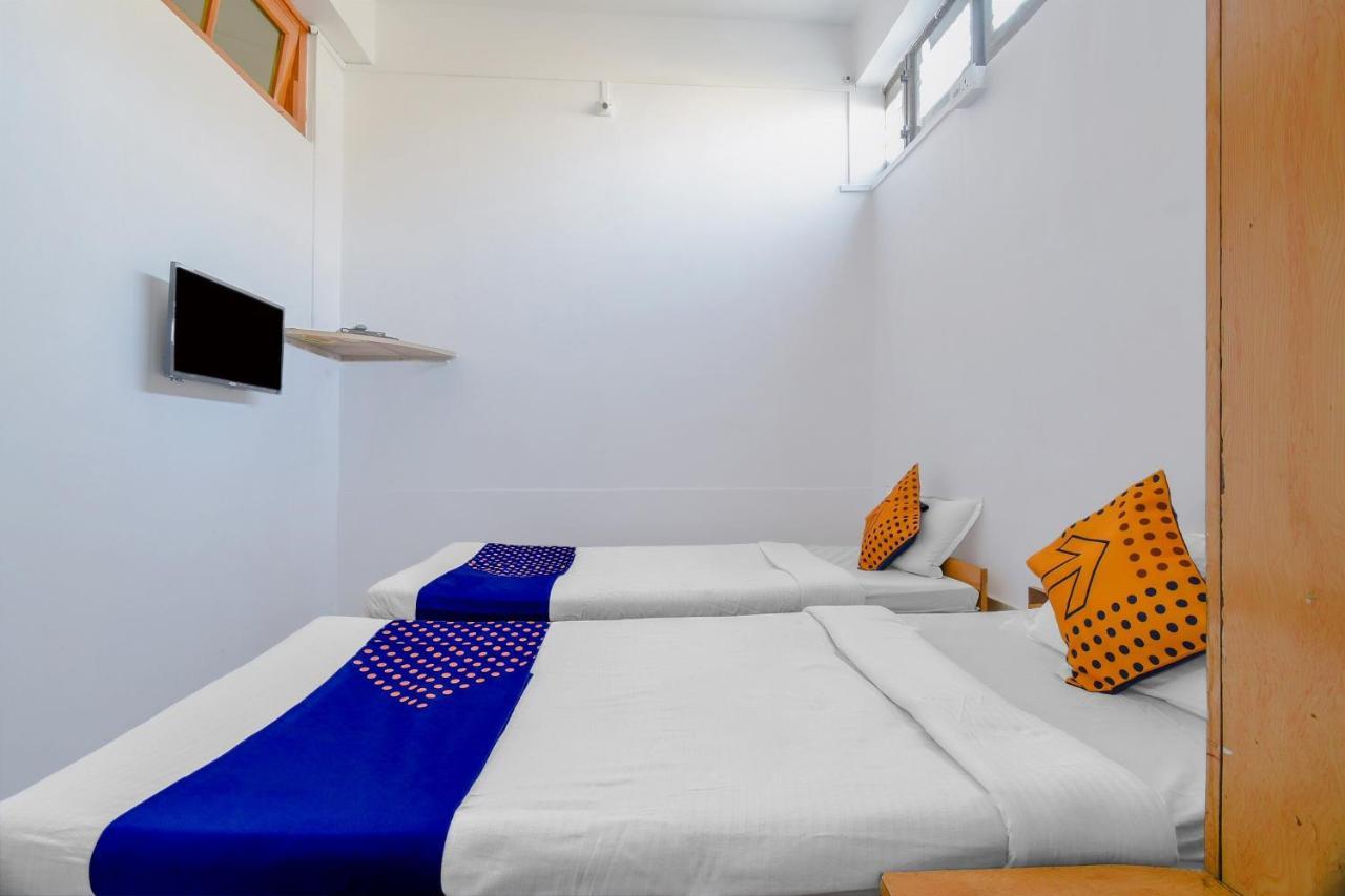 Oyo Flagship 71156 Hotel Jaybee'S Dibrugarh Exterior photo