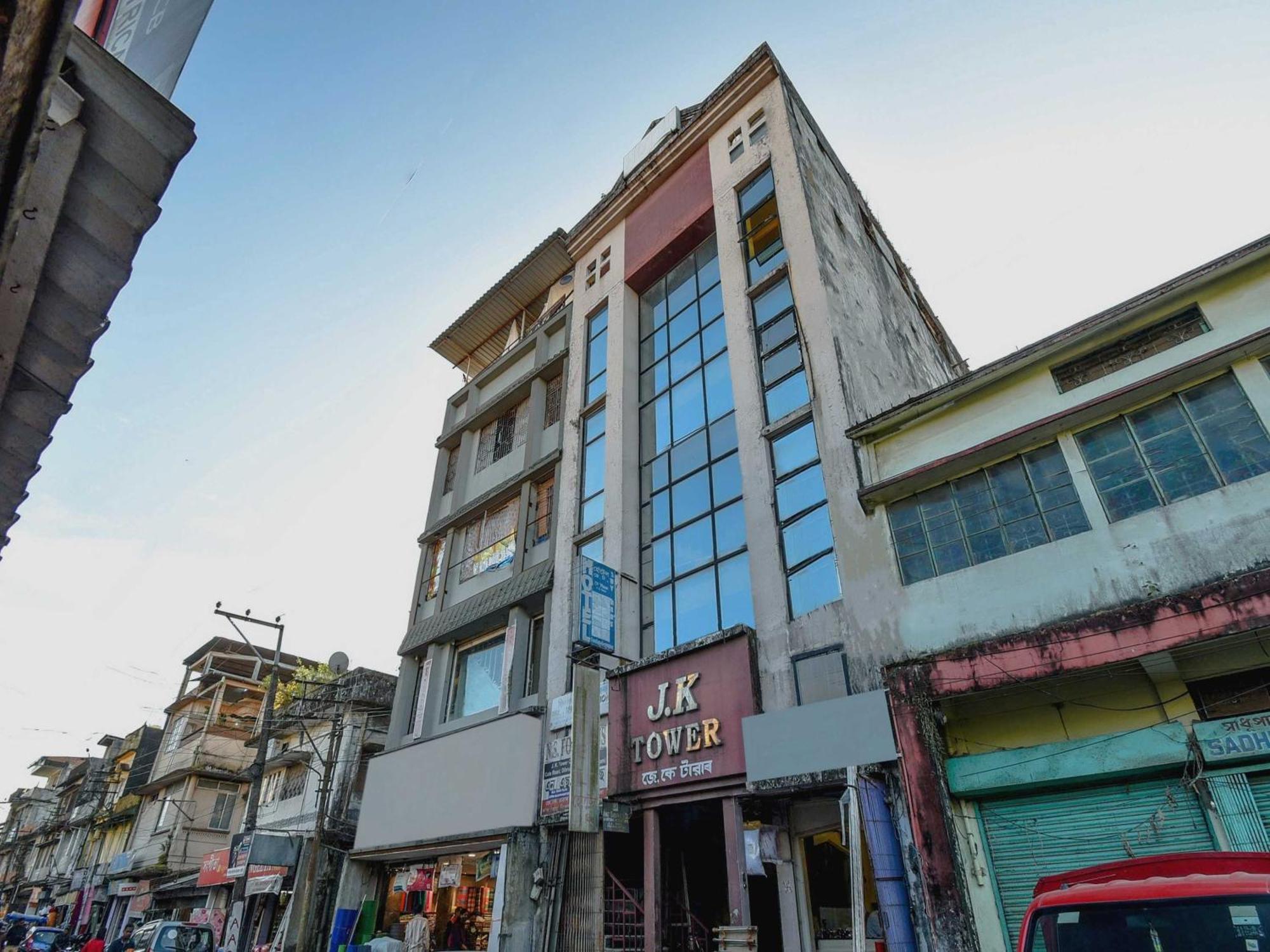 Oyo Flagship 71156 Hotel Jaybee'S Dibrugarh Exterior photo