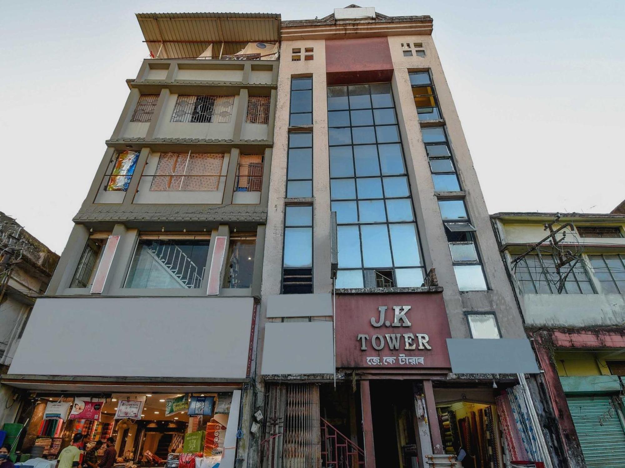 Oyo Flagship 71156 Hotel Jaybee'S Dibrugarh Exterior photo