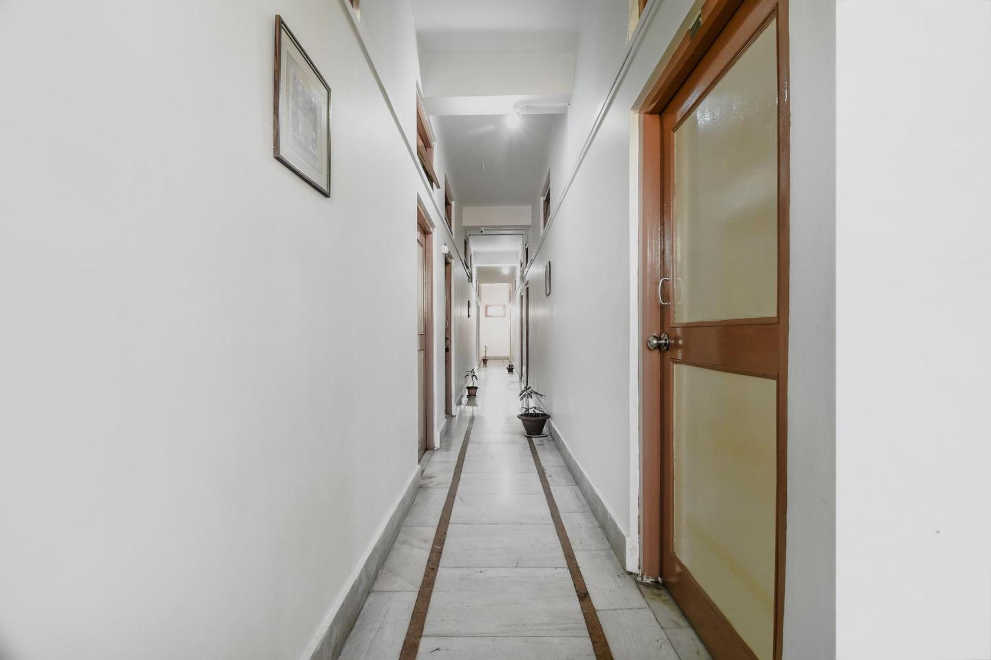Oyo Flagship 71156 Hotel Jaybee'S Dibrugarh Exterior photo